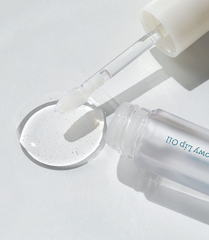 Non-sticky lip oil texture that delivers a natural, glossy glow